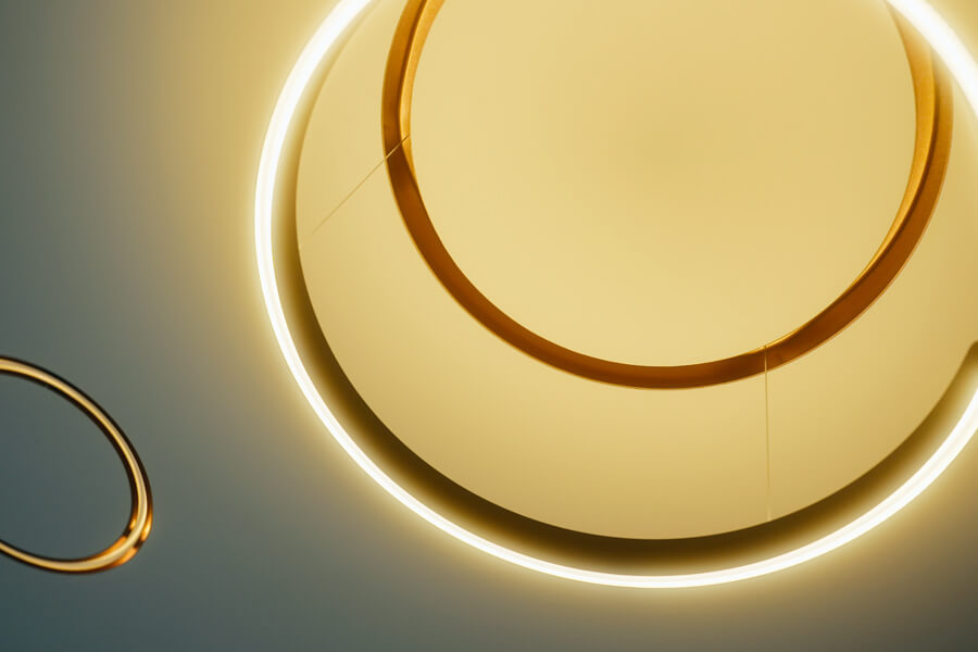 Erleben Sie hochwertige Beleuchtungslösungen und exklusives Lichtdesign von Elektro Niedermaier. Individuelle Anpassung, Premium-Qualität in Ulm, Vöhringen, Illertissen, Memmingen.